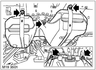 22. Заедно с асистент развийте 5-те болта, закрепващи резервоара за гориво към тялото, спуснете го…