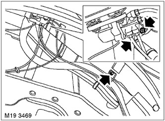 14. Unscrew the 2 nuts securing the filler pipe to the vehicle body, disconnect the filler pipe…