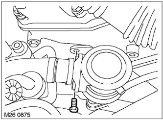 9. Отстранете болта, закрепващ маркуча на системата (SAI) към дясната глава на цилиндъра.