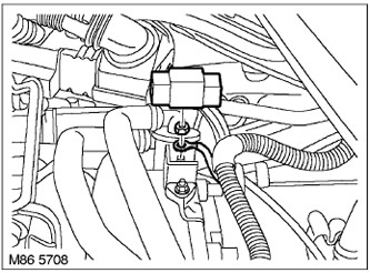 27. Отстранете капака на клемата, развийте гайката и разкачете 2-та проводника от полюсния…