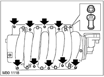 34. Развийте 10-те гайки, закрепващи всмукателния колектор към главите на цилиндрите, и отстранете…
