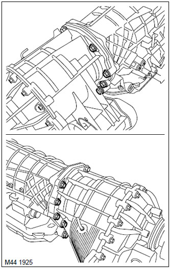 5. Отстранете 9-те винта Torx и отстранете трансферната кутия.