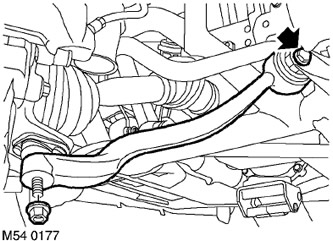 11. Разхлабете болта, закрепващ връзката към подрамката с четвърт оборот.