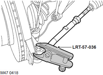 14. Отстранете и изхвърлете гайката, закрепваща сферичната шпилка към кормилния накрайник.