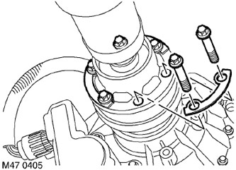 11. Отстранете 6-те винта Torx, закрепващи вала на витлото към фланеца на трансферната кутия.