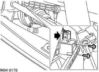 4. Изключете многощифтовия електрически конектор.