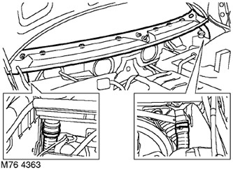 5. Освободете двете дренажни тръби от дъното на облицовката на предното стъкло.