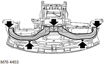20. Отстранете 3-те винта Torx, закрепващи въздуховода, подаващ въздух на нивото на лицето на…