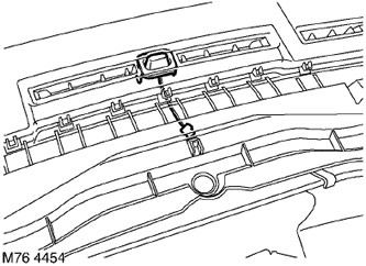 22. Освободете скобите и отстранете соларния сензор.
