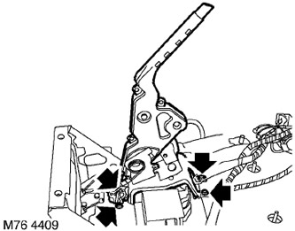 19. Отстранете 4-те винта, закрепващи скобата на ръчната спирачка към тялото, и свалете скобата.
