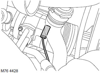 57. Изключете съединителния блок от компресора на климатика.
