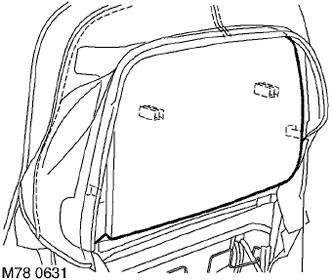 7. Отстранете тапицерията от тапицерията на облегалката.