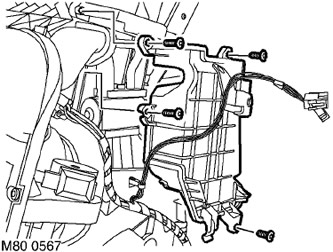 7. Отстранете 4-те Torx винта, закрепващи капака на модула TXV, и го преместете настрани.